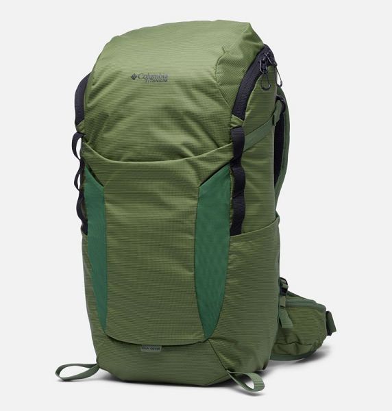 Men Columbia Triple Canyon™ 36L Backpack Green | US-WZHSKJ-371