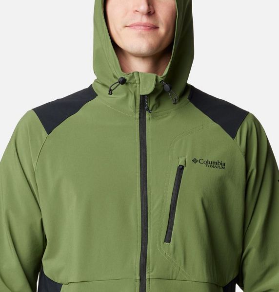 Men Columbia Triple Canyon™ Softshell Hiking Jackets Green | US-WNOFXA-985