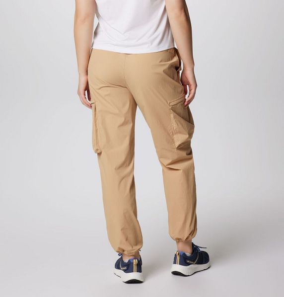 Women Columbia Boundless Trek™ Cargo Pants Khaki | US-PTSGWK-574