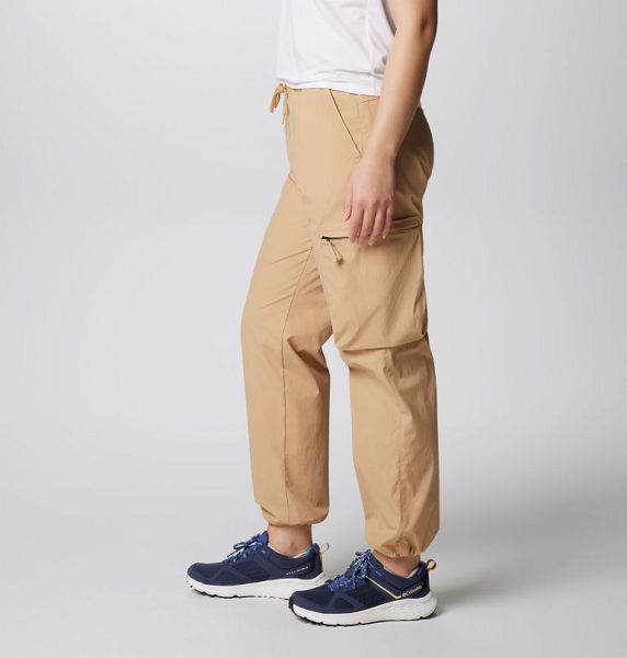 Women Columbia Boundless Trek™ Cargo Pants Khaki | US-PTSGWK-574