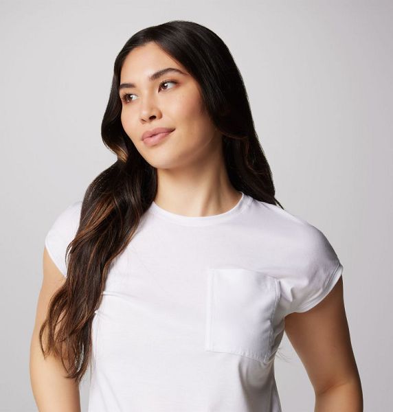 Women Columbia Boundless Trek™ Technical T-Shirt White | US-DLEVXG-539