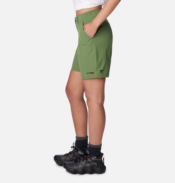 Women Columbia Summit Valley™ Hiking Shorts Green | US-VDIRJY-674