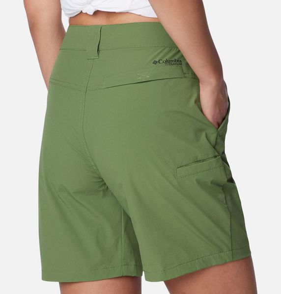 Women Columbia Summit Valley™ Hiking Shorts Green | US-VDIRJY-674